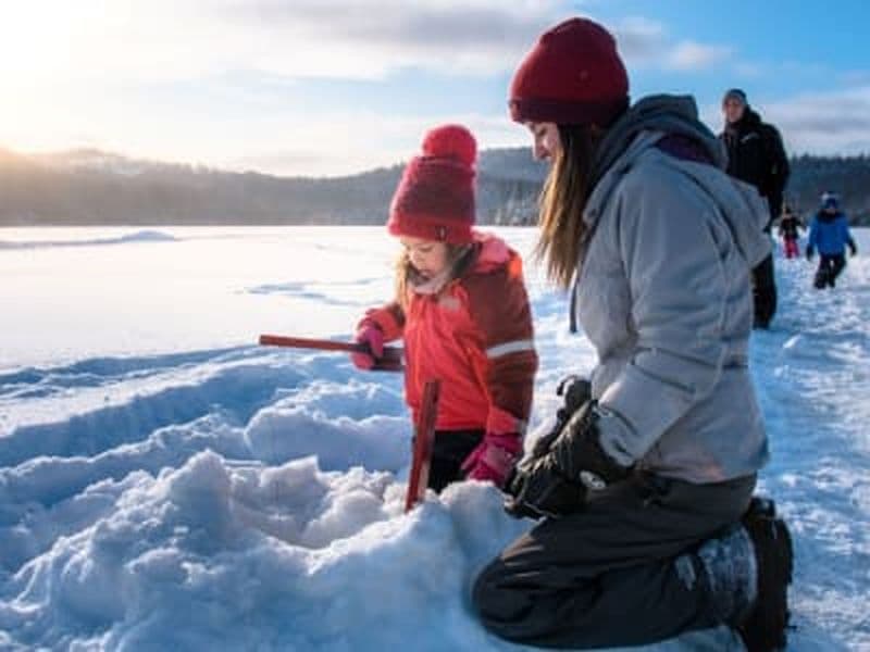 Pêche sur glace en Lanaudière au Domaine Bazinet depuis Montréal