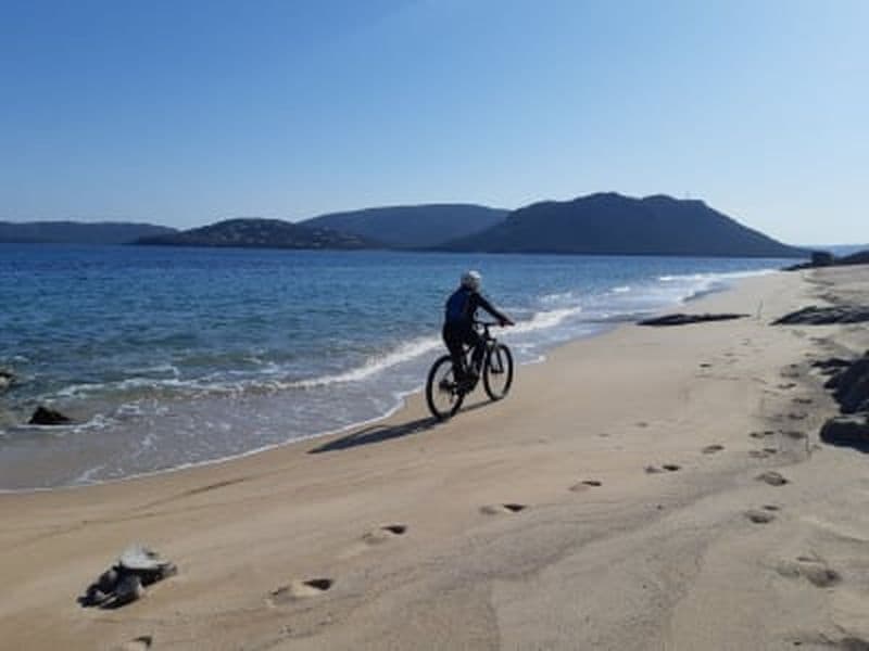 Billet Randonnée en VTT électrique sur la plage de Saint-Cyprien près de Porto Vecchio