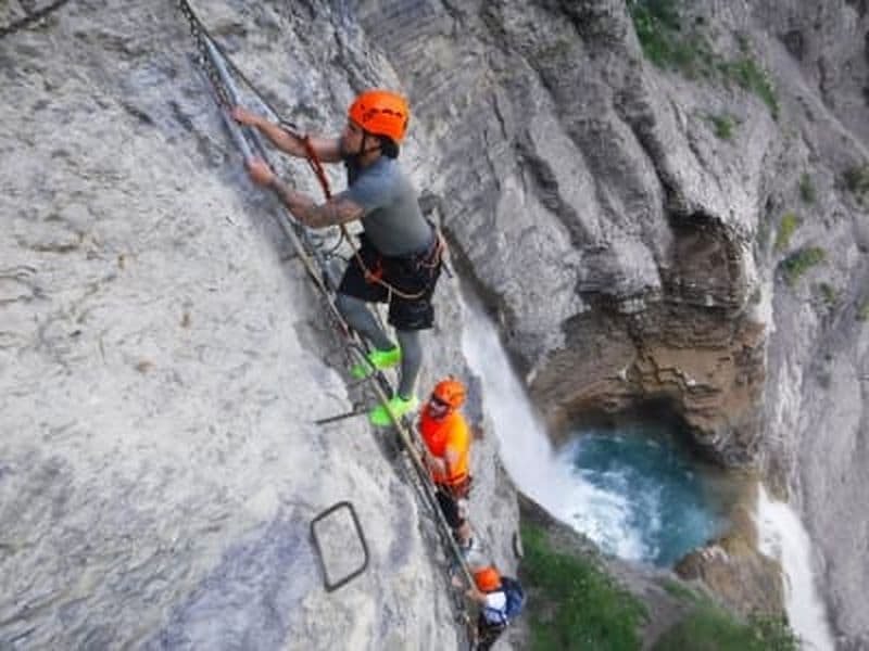 Via Ferrata Sorrosal en Broto et Foradada del Toscar à Huesca