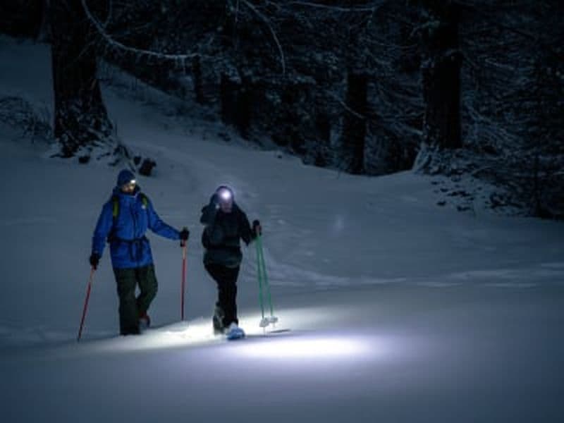 Randonnée nocturne en raquettes à Thures, près de Sestrières, avec dîner en refuge