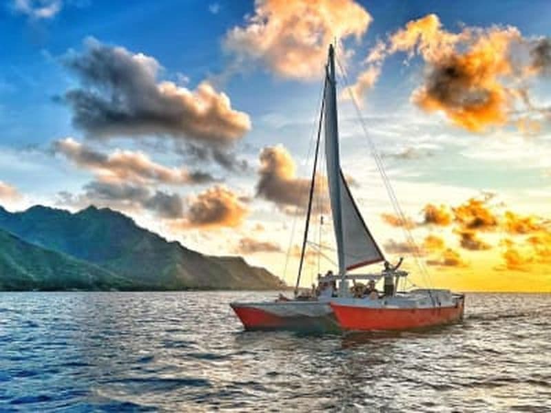Billet Balade en catamaran au coucher du soleil à Moorea