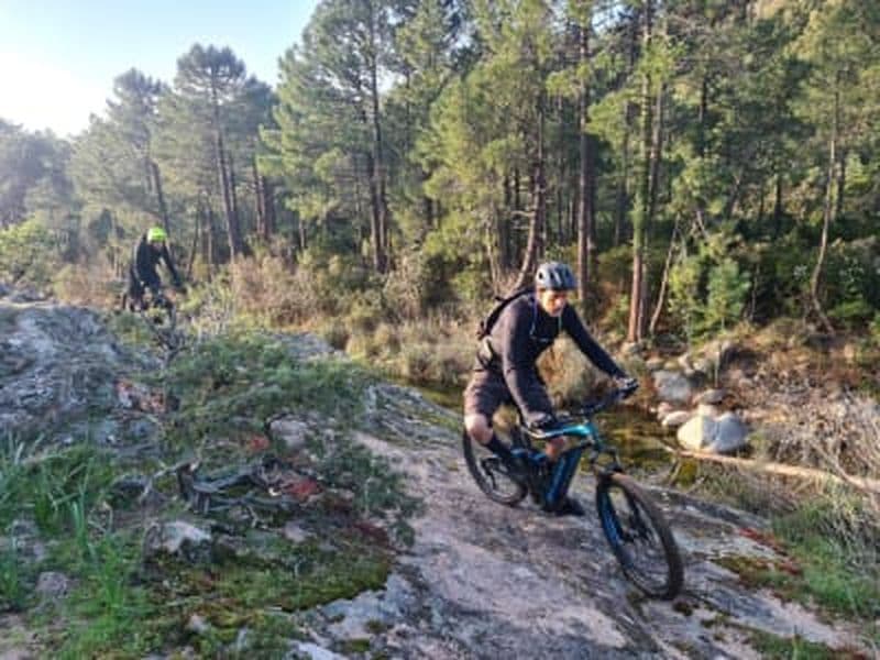 Billet Randonnée en VTT électrique au bord de la rivière de l'Oso près de Porto Vecchio