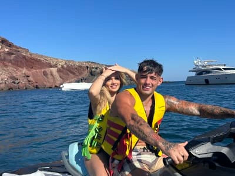 Safari en jet ski depuis la plage de Perissa à Santorin