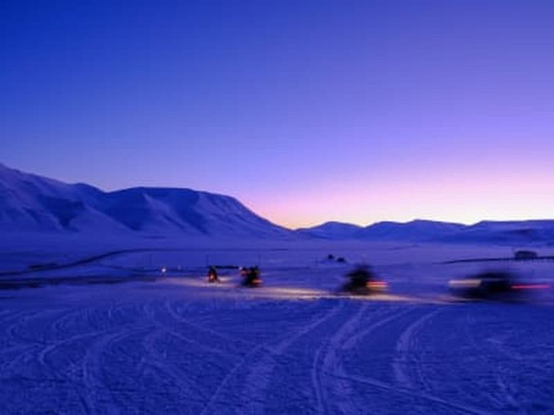 Billet Excursion en motoneige à travers le Svalbard au printemps