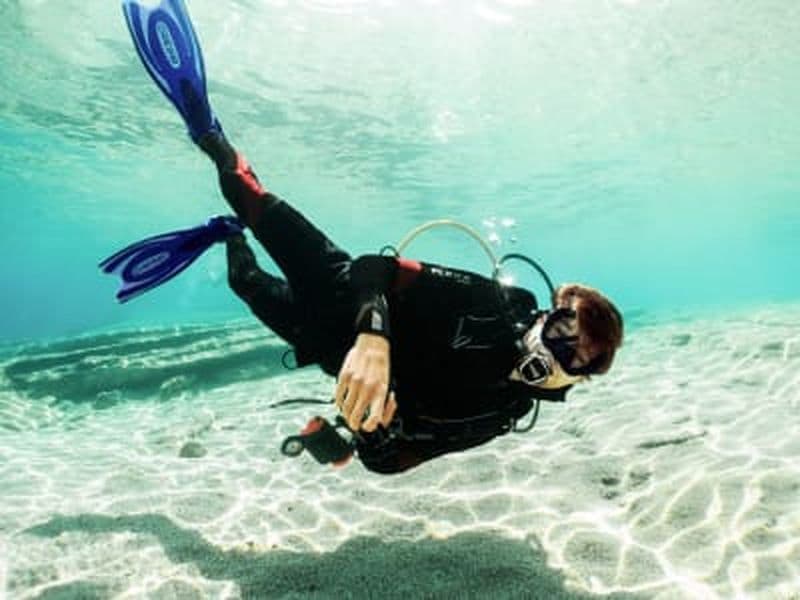 Découvrez la plongée sous-marine à partir de Paradise Beach à Mykonos