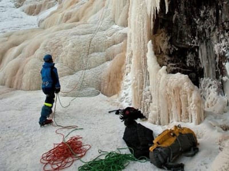 Excursion d'escalade de glace dans le canyon de Korouoma au départ de Rovaniemi
