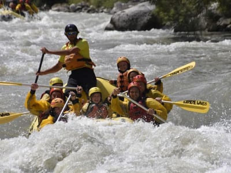Expérience passionnante de rafting sur la rivière Noce dans le Val di Sole