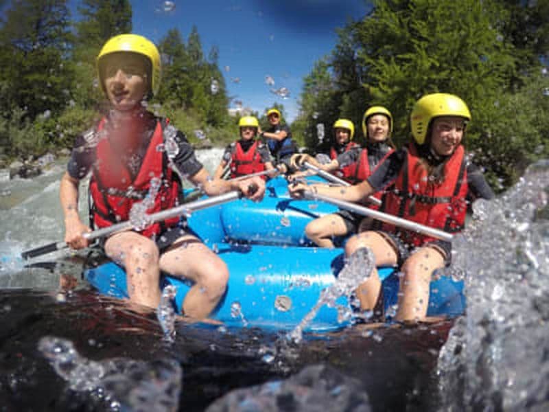 Excursion sportive de rafting sur la Guisane depuis Chantemerle, Serre Chevalier