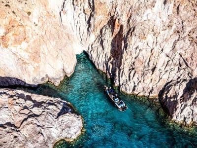 Croisière en bateau privé sur les îles de Milos, Kimolos et Poliegos
