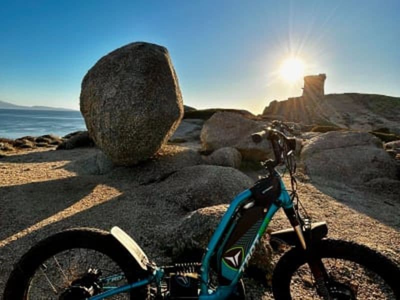 Randonnée en trottinette électrique à la Punta d'Omigna, Cargèse