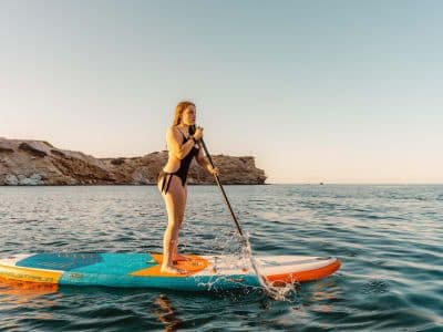 Excursions en Stand Up Paddle (SUP) depuis la plage de Ligaria à Agia Pelagia près d'Héraklion