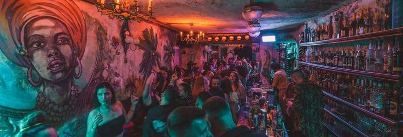 Pub Crawl : tournée des bars à Mykonos