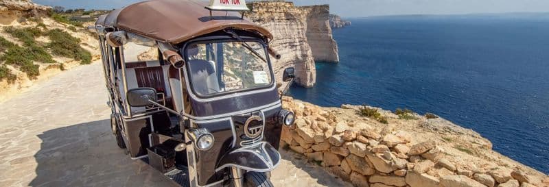 Balade en tuk-tuk dans Gozo + Balade en bateau à Comino et à la Laguna Azul