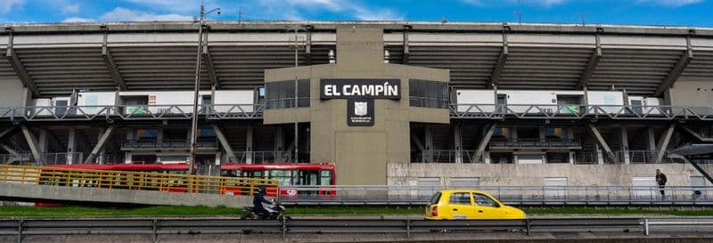 Match de football à Bogota avec un guide local