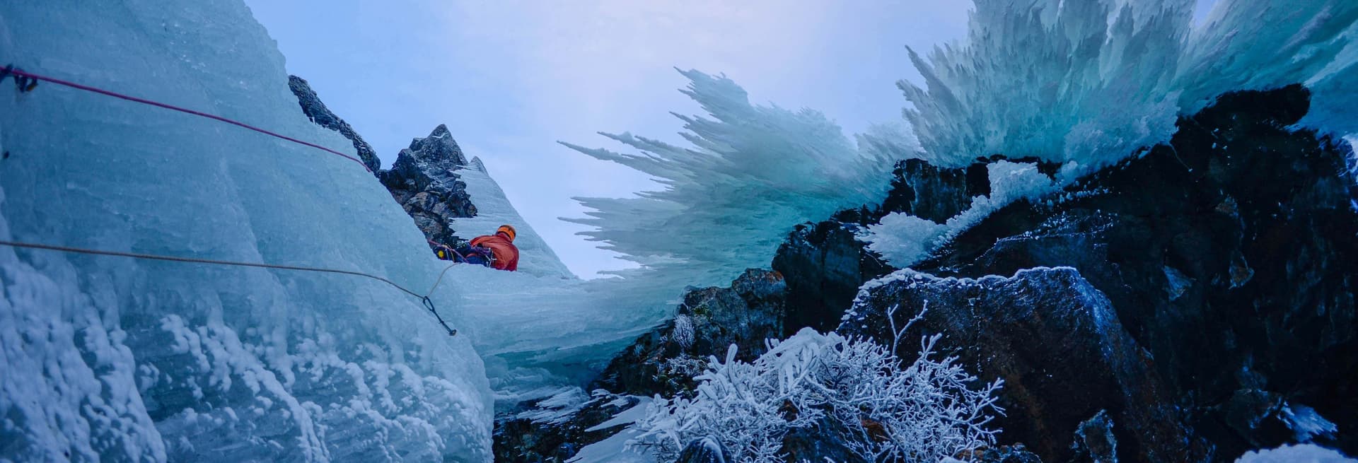 Escalade sur glace dans les montagnes d'Abisko