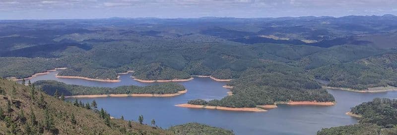 Randonnée à travers le Morro Capivari Mirim