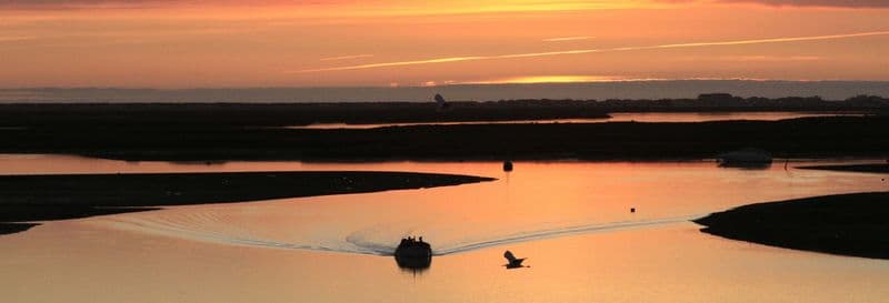 Billet Balade en catamaran dans l'estuaire de Formosa au coucher du soleil