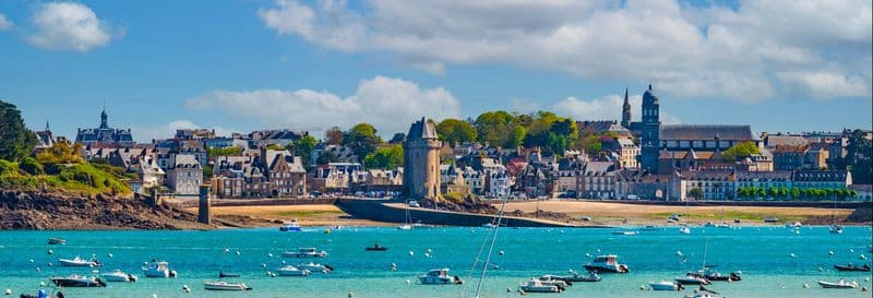 Balade en bateau dans Saint-Malo en petit groupe