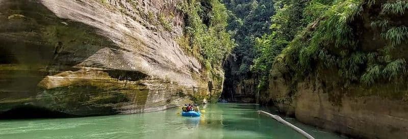 Rafting dans le canyon de la rivière Güejar