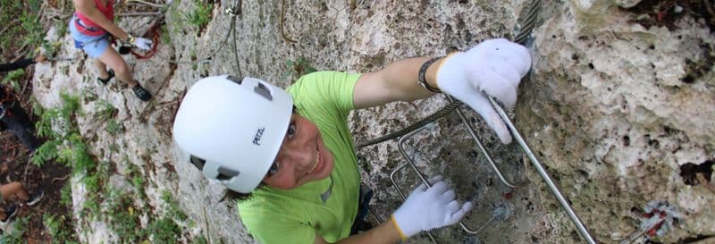 Descente en rappel et via ferrata sur les falaises du Farallon