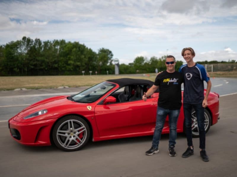 Billet Stage de Pilotage enfant en Ferrari F430 à Belloy-en-France (95)