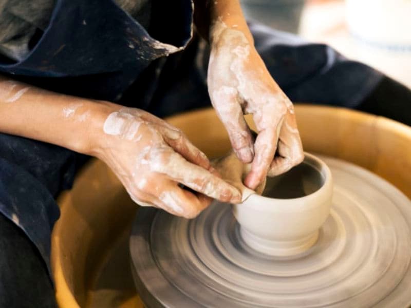 Initiation au tournage céramique à Marseille 4ème
