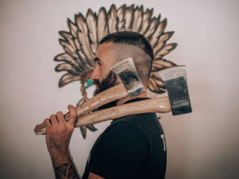 Lancer de hache à Nice (06)