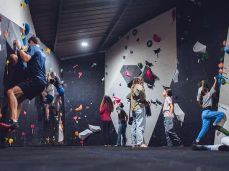 Séance d'escalade en équipe à Montpellier Sud (34)