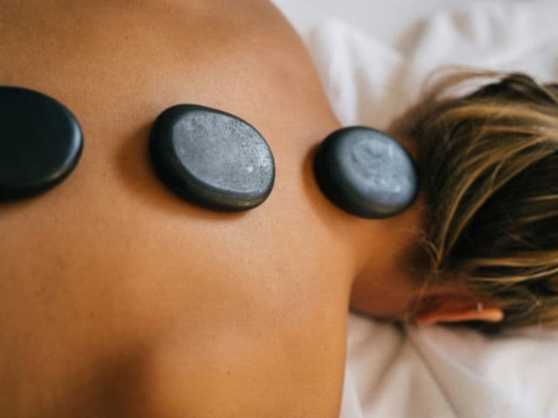 Massage aux pierres chaudes à Reims (51)