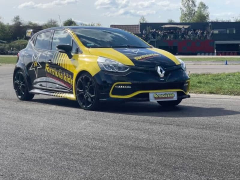 Stage de Pilotage Enfant en Clio IV RS à Orléans (45)