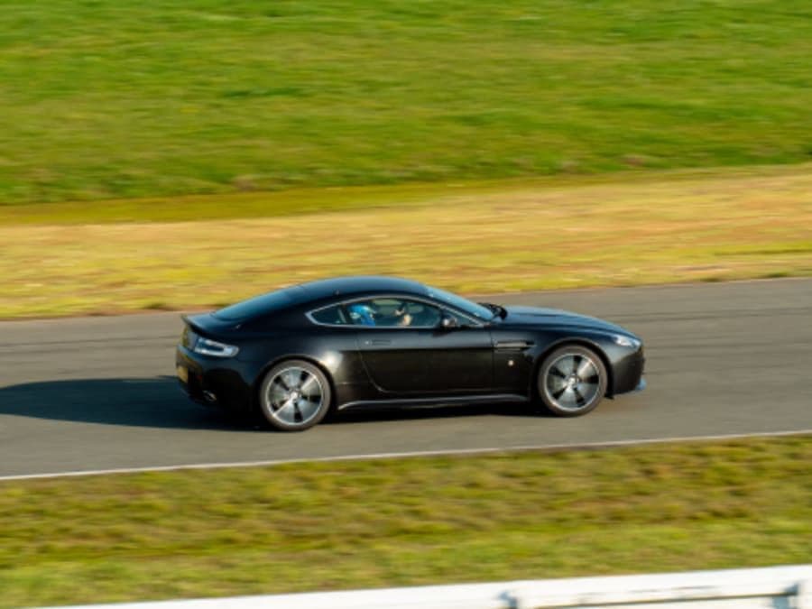 Billet Stage de pilotage Aston Martin V8 Vantage 2, Circuit du Var