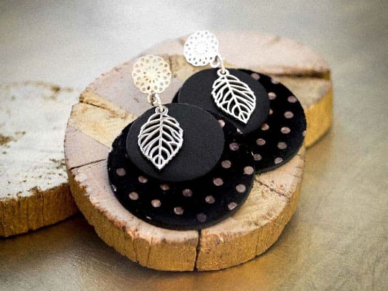 Atelier fabrication de bijoux en cuir à Montjean-sur-Loire