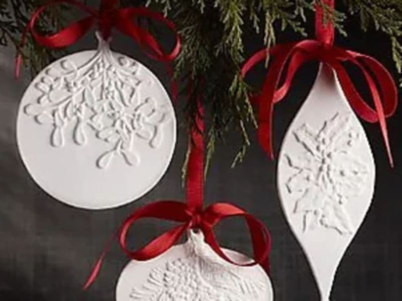 Atelier modelage suspensions sapin de Noël à Aix-en-Provence