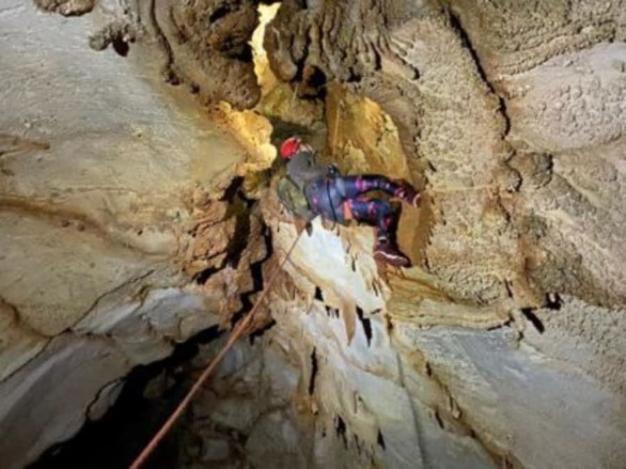 Spéléologie dans la Grotte de Mégevette (74)