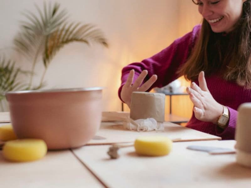 Atelier céramique/poterie d'un vase en céramique à Lille (59)