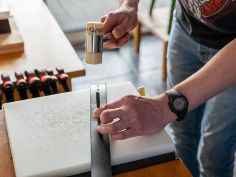 Atelier création d'une ceinture en cuir à Caen (14)