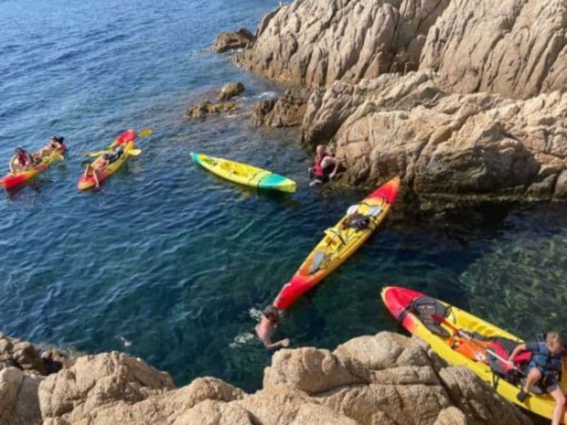 Randonnée guidée en kayak depuis la plage de Pampelonne
