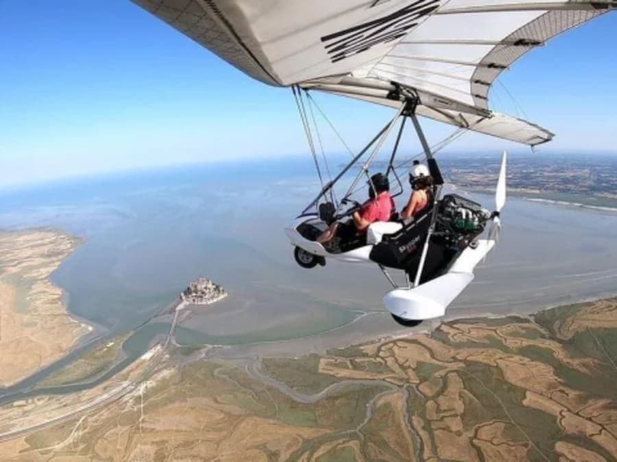 Survol du Mont-Saint-Michel en ULM
