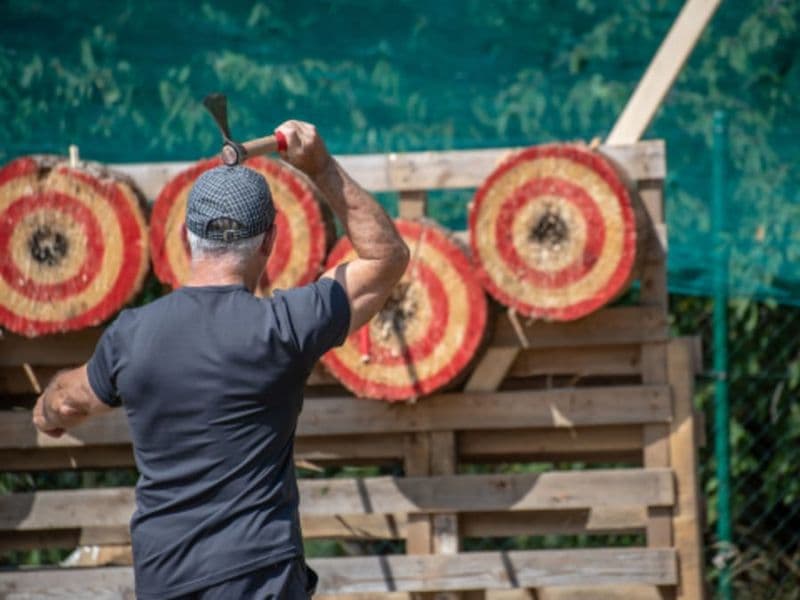 Lancer de hache outdoor à Saint-Pée-sur-Nivelle (64)