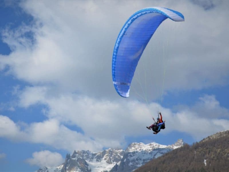 Vol d'été en Parapente à Serre Chevalier (05)