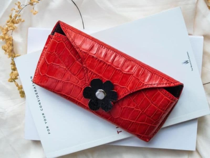 Billet Atelier de maroquinerie d'un étui à  lunettes à Paris 4ème