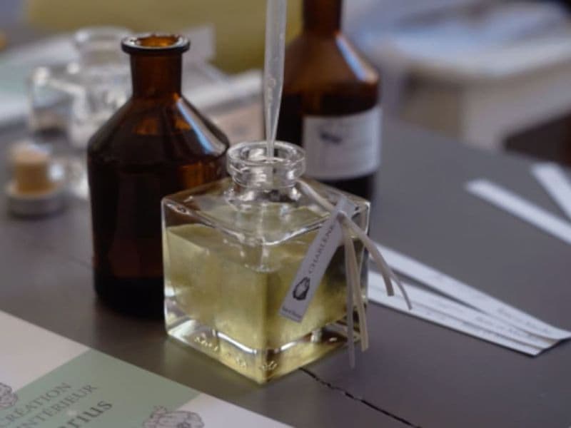 Atelier création de parfum d'intérieur à Aix-en-Provence (13)