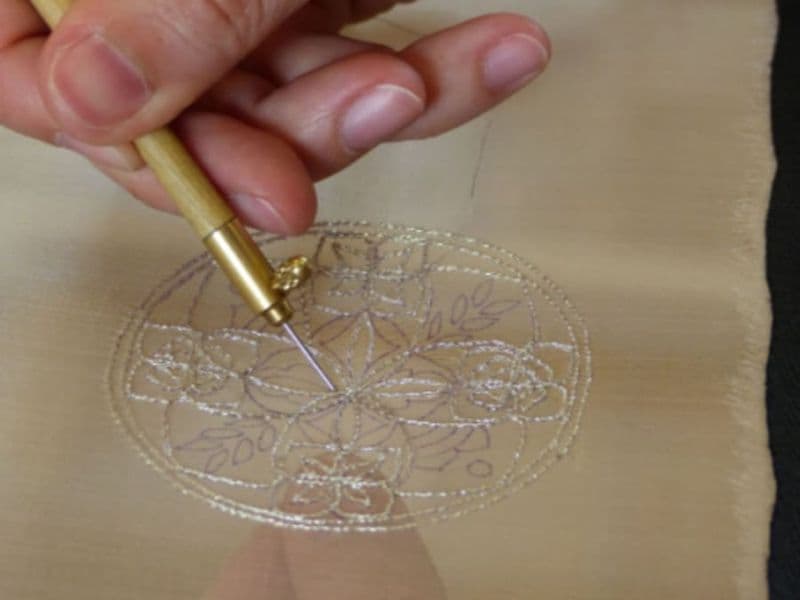 Atelier d'initation à la broderie de Lunéville  à Villandry (37)