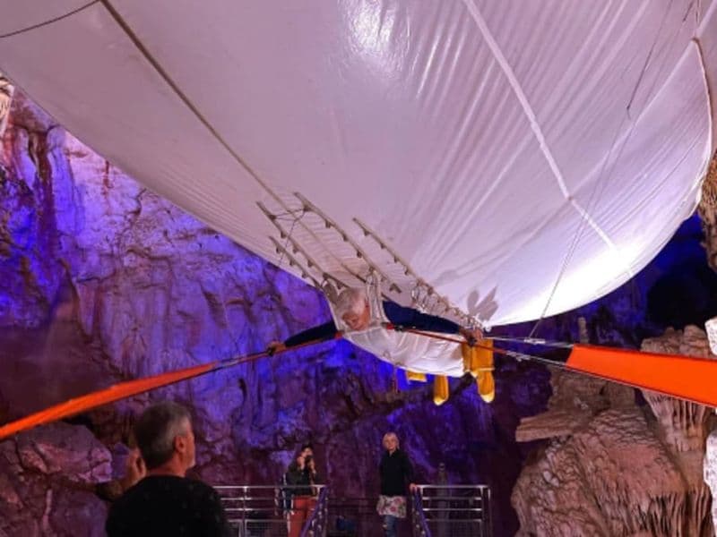 Vol en ballon dans la Grotte de la Salamandre (30)