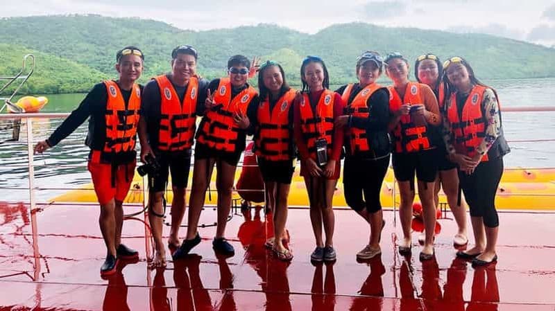 Vol en planeur et expérience de kayak en eau claire à Coron