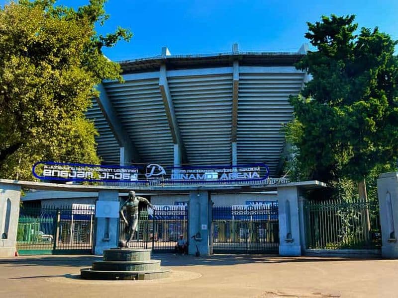 Tbilissi : stades de football et boutiques de supporters avec prise en charge