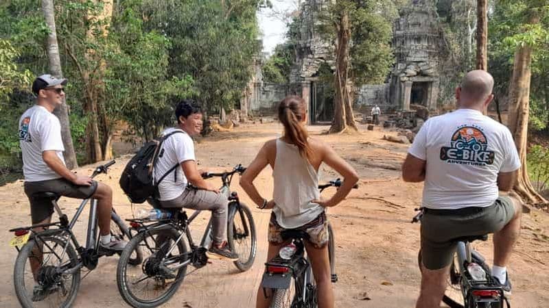 Billet Siem Reap : visite d'Angkor en vélo électrique avec un membre de l'équipe