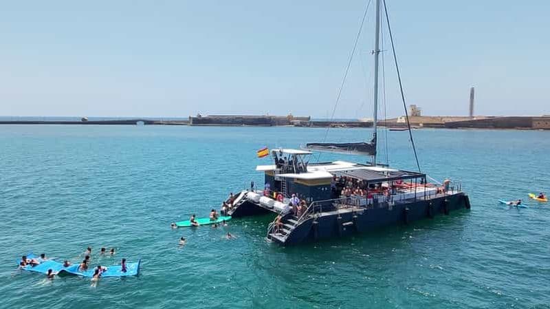 Cádiz : Excursion en catamaran dans la baie de Cadix avec arrêt baignade (juillet-août)