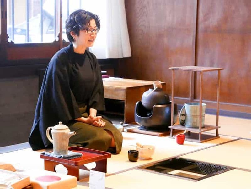Billet Kyoto : cérémonie du thé et méditation - préparation de matcha avec un maître du thé
