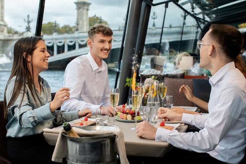 Billet Paris : Croisière festive à Paris le jour de Noël